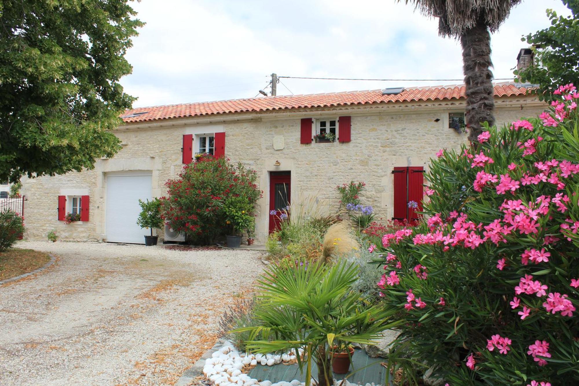 Bed and Breakfast La Douce Charentaise Mérignac Esterno foto